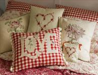 DIY children's pillows: crafts, patterns, sewing
