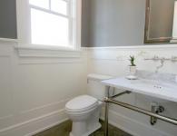 Inexpensive and durable bathroom decoration with plastic panels: photos of design options